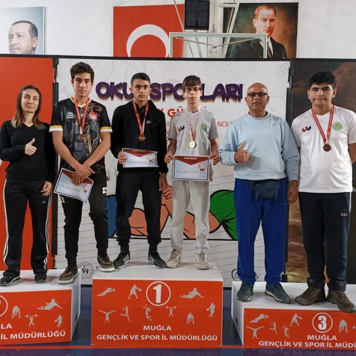 Aydınlı öğrenciler Türkiye finallerine katılmaya hak kazandı