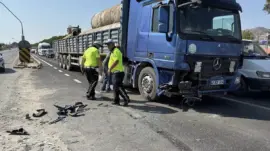 Aydın’da Tır-Kamyonet Çarpışması: 3 Yaralı