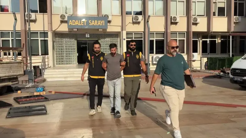 Hırsızlıktan Aranan Şahıs Kafede Yakalandı